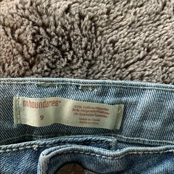 Jean Shorts - Picture 3 of 3